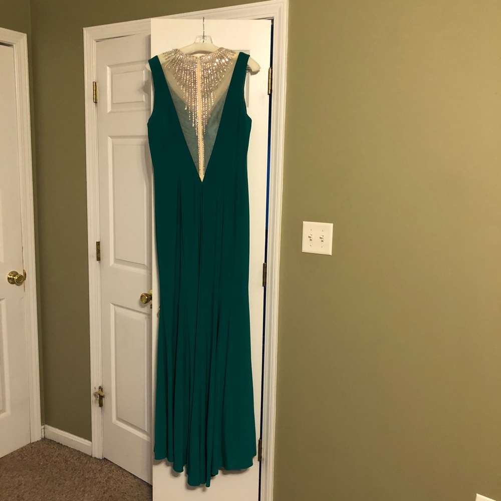 Tiffany emerald green size 16